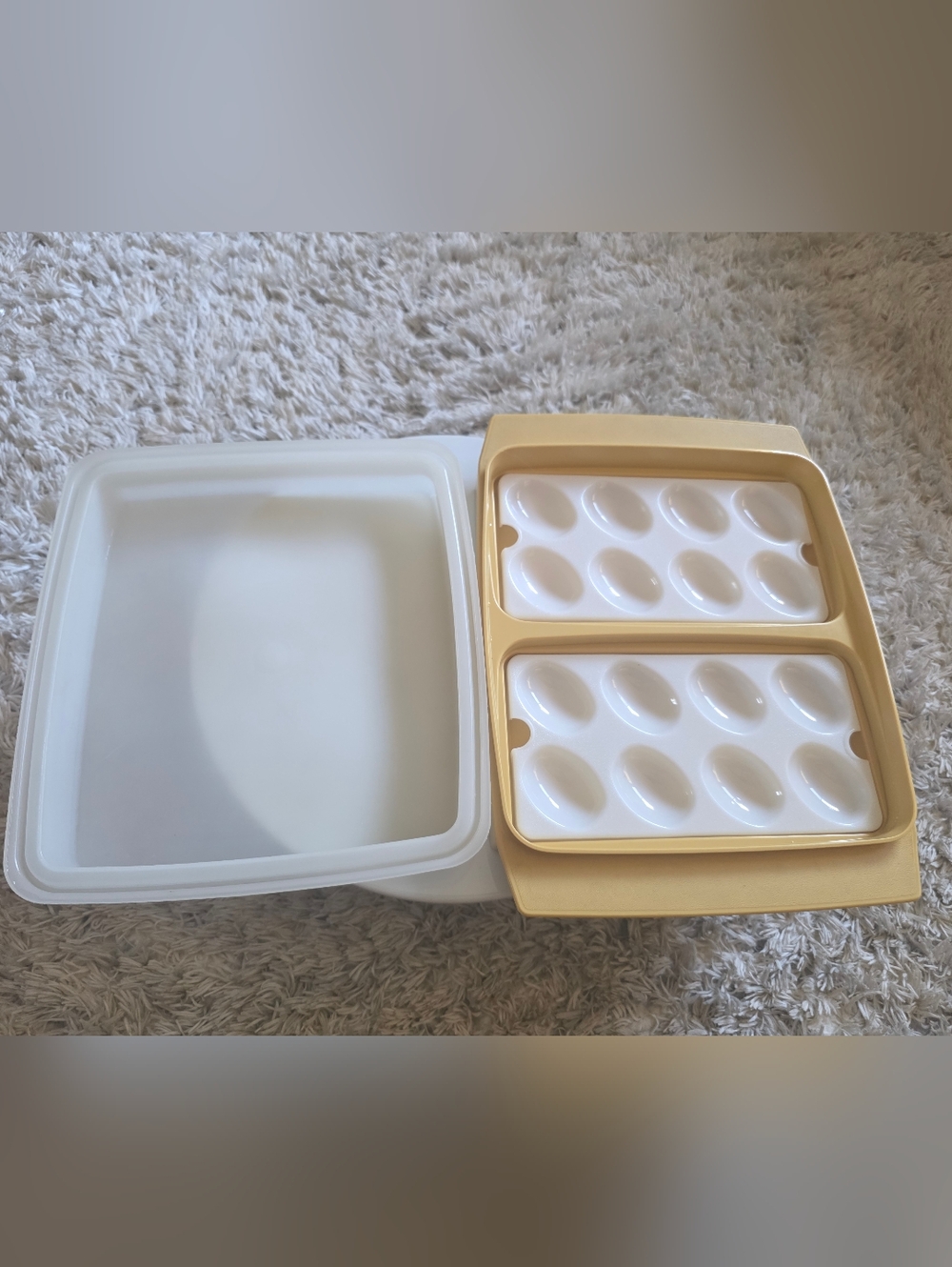 Vintage Tupperware Deviled Egg Holder Yellow - Picture 3 of 9